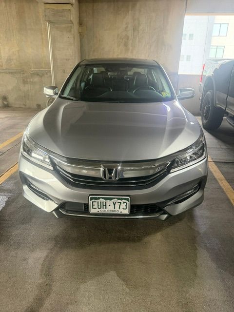 Used 2017 Honda Accord Touring image 4