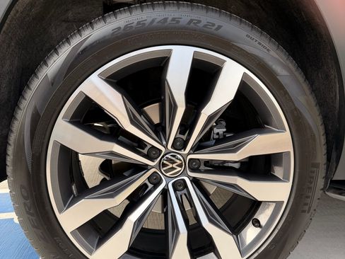 Used 2023 Volkswagen Atlas SEL Premium image 14