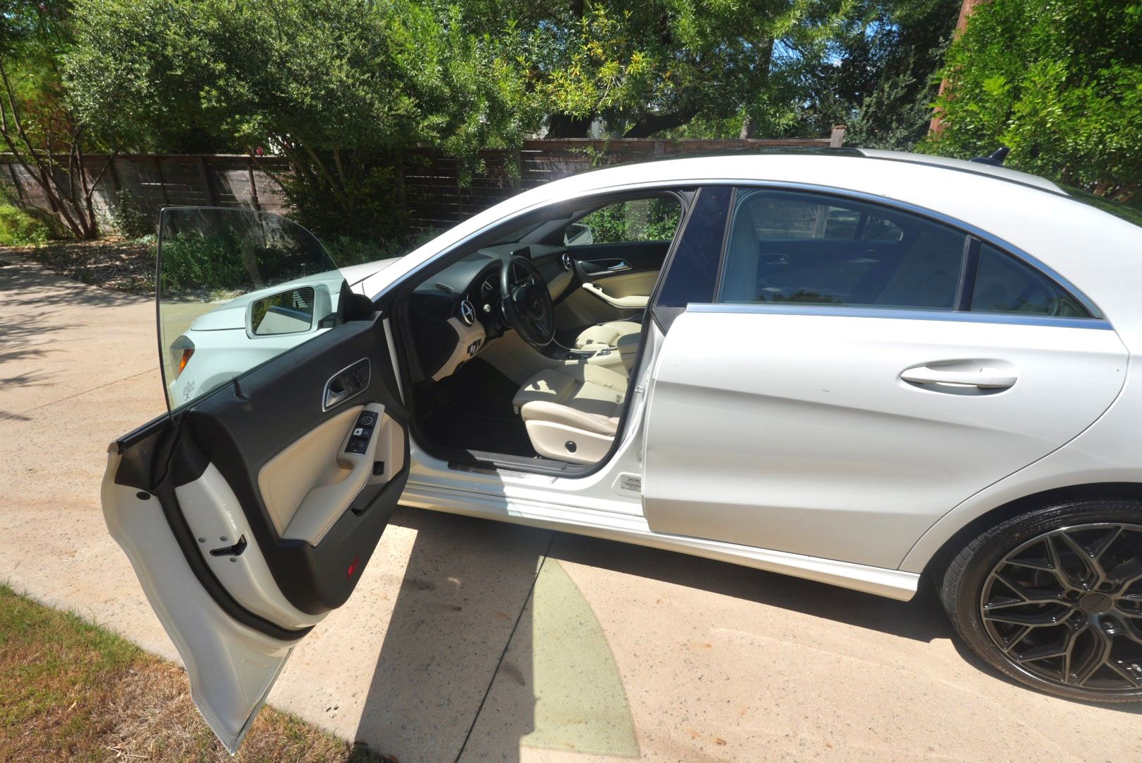Used 2016 Mercedes-Benz CLA 250 image 11
