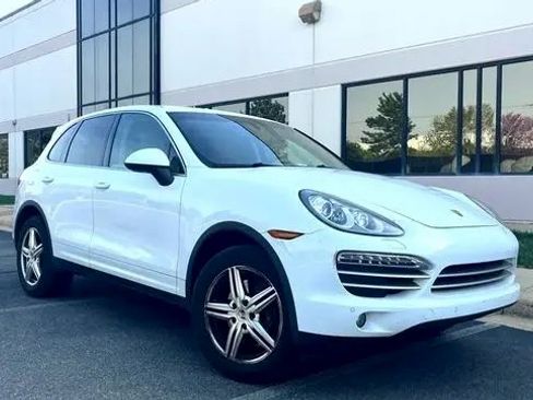 Used 2014 Porsche Cayenne Platinum Edition image 11