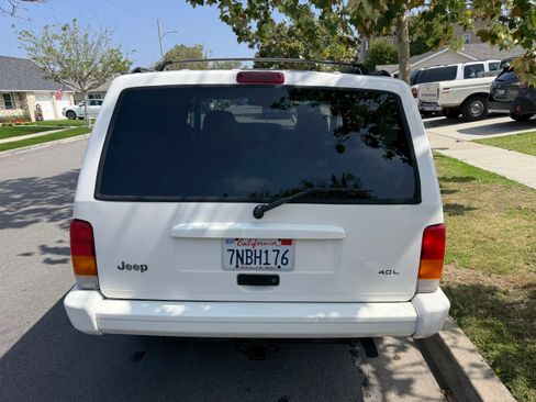 Used 1998 Jeep Cherokee Sport RWD image 5
