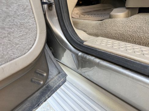 Used 2005 Ford Excursion Limited AWD/4WD image 9