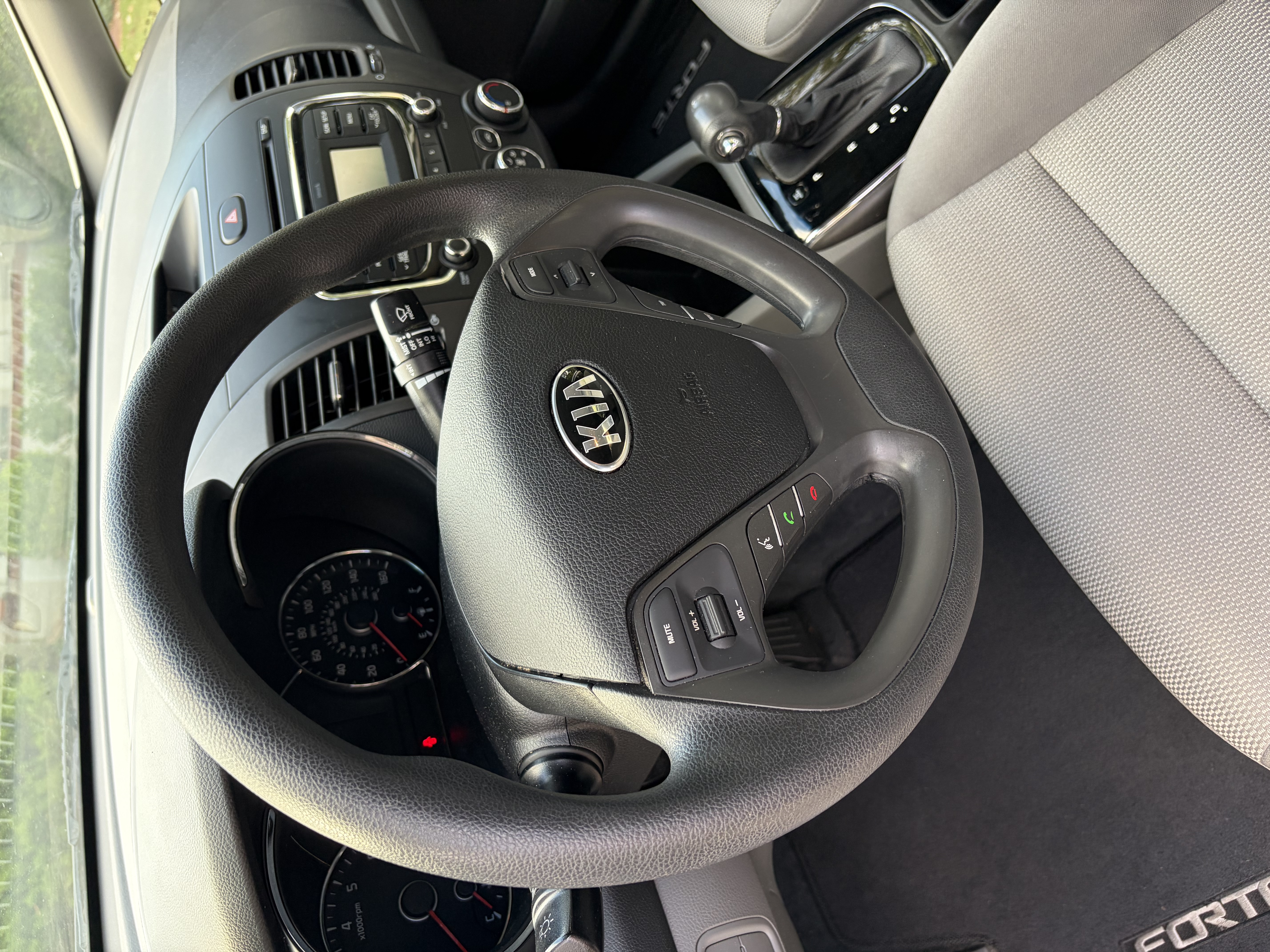 Used 2017 Kia Forte LX FWD image 19