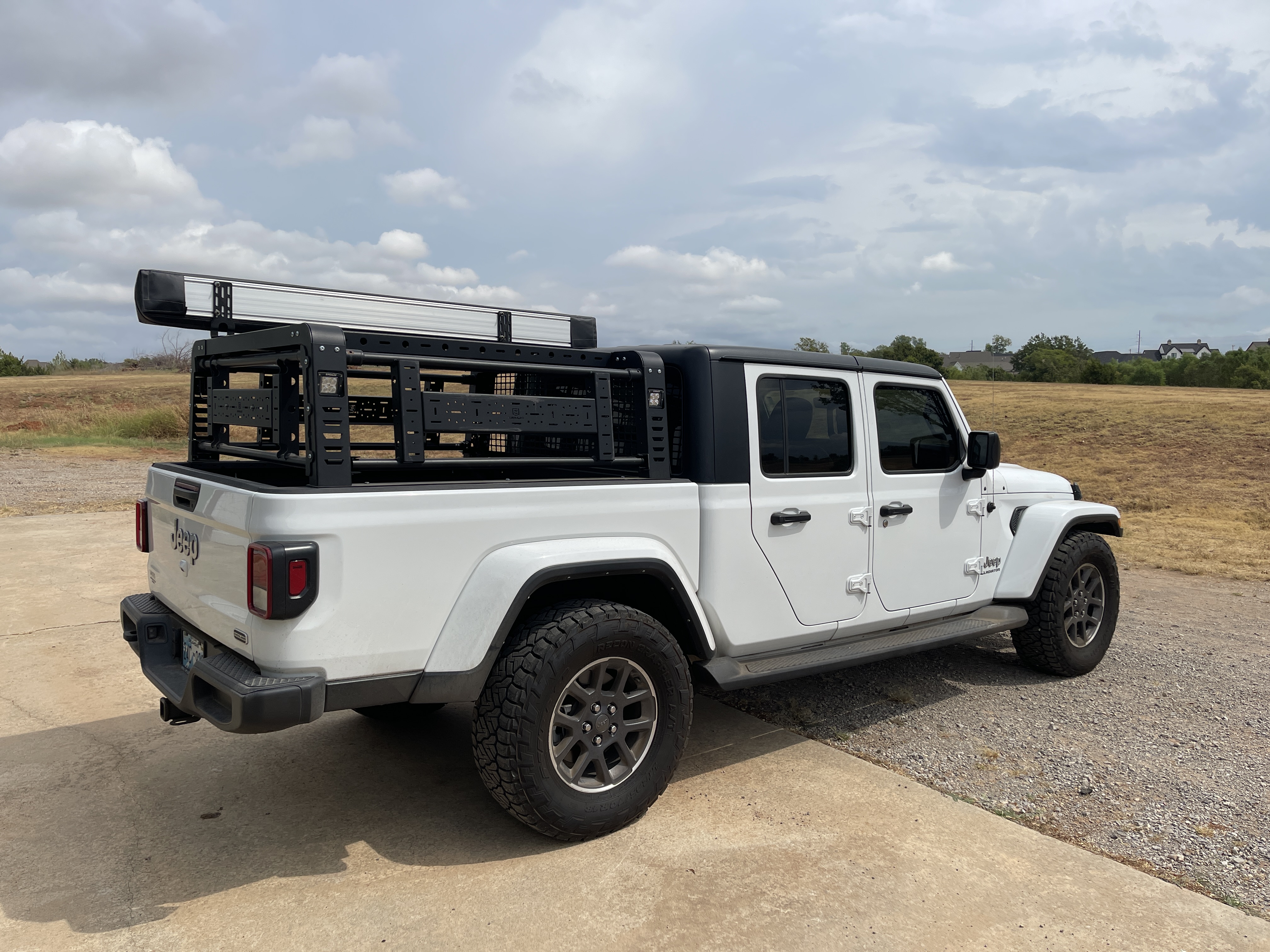Used 2022 Jeep Gladiator Overland w/ Popular Equipment Package AWD/4WD image 5
