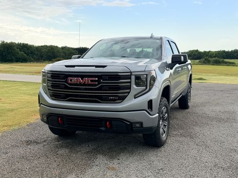 Used 2024 GMC Sierra 1500 AT4 w/ AT4 Preferred Package AWD/4WD image 5