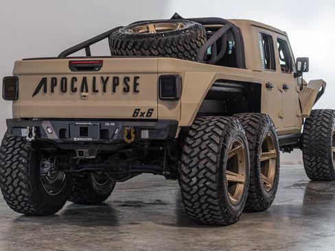 Used 2023 Jeep Gladiator Sport image 10