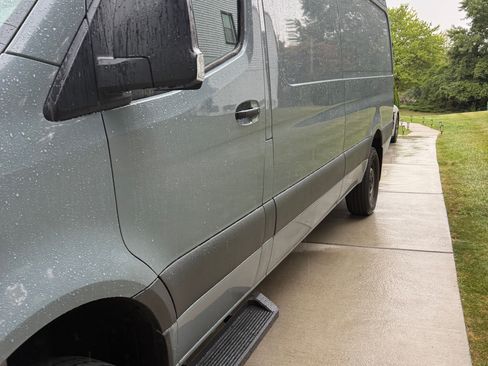 Used 2024 Mercedes-Benz Sprinter 2500 image 4