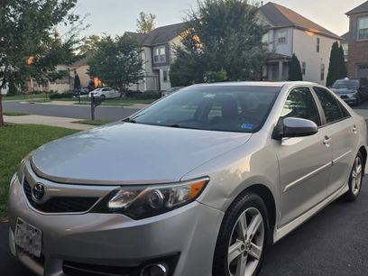 Used 2013 Toyota Camry SE w/ Leather Pkg