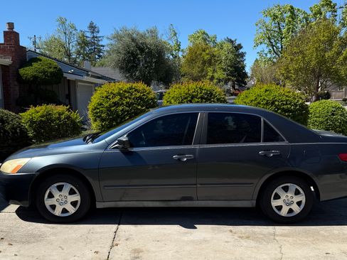 Used 2005 Honda Accord LX image 1