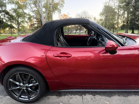 Used 2016 MAZDA MX-5 Miata Grand Touring image 11