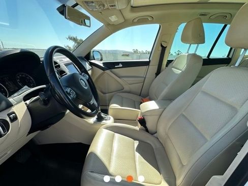 Used 2016 Volkswagen Tiguan SE image 9