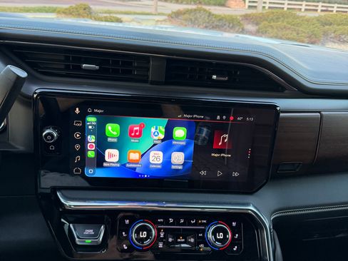 Used 2025 GMC Sierra 2500 Denali Ultimate w/ Max Trailering Package image 11