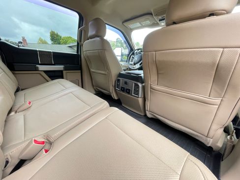 Used 2017 Ford F350 Lariat image 26