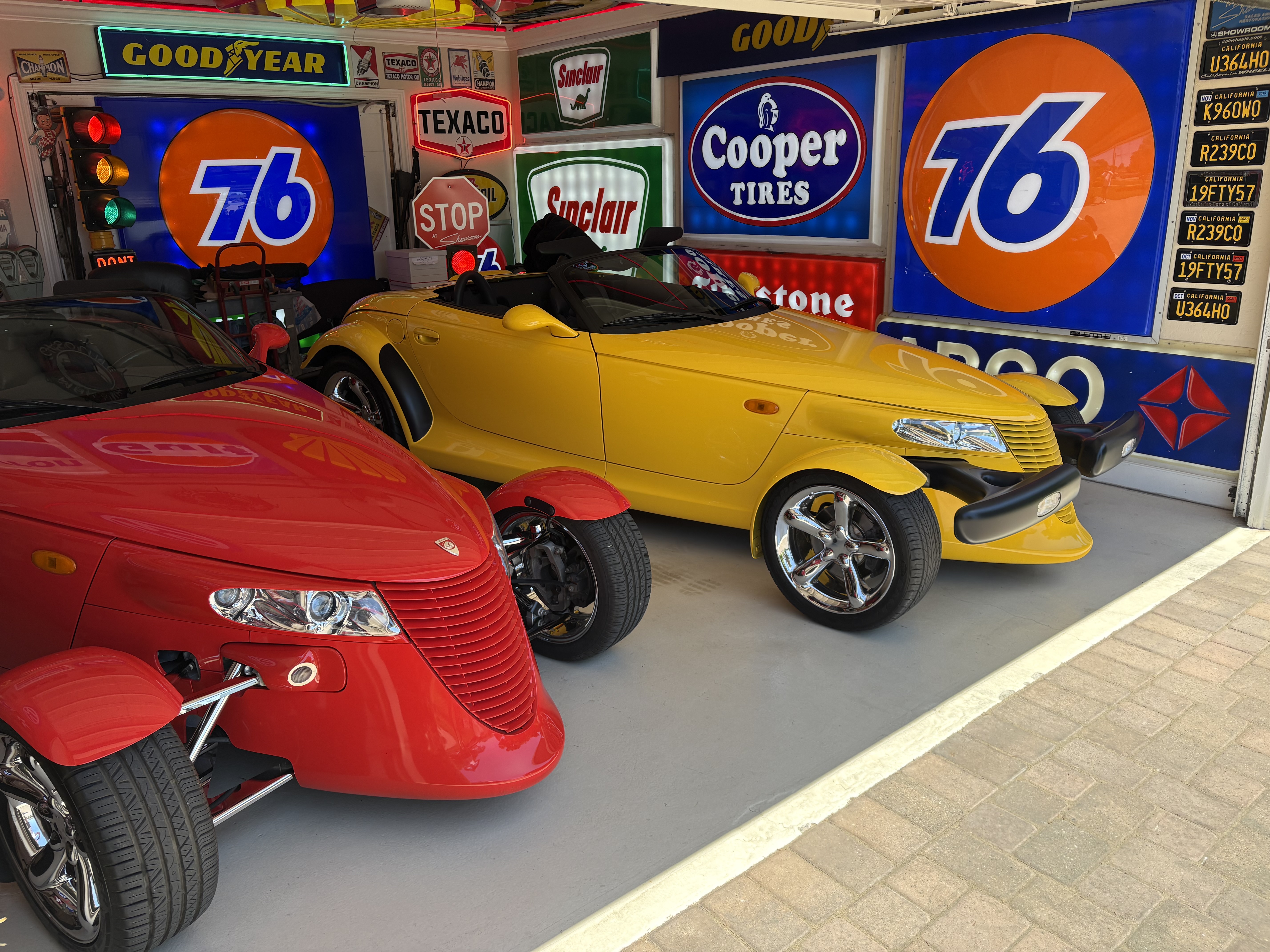 Used 1999 Plymouth Prowler RWD image 30