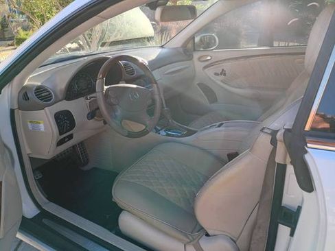 Used 2009 Mercedes-Benz CLK 350 Coupe image 6