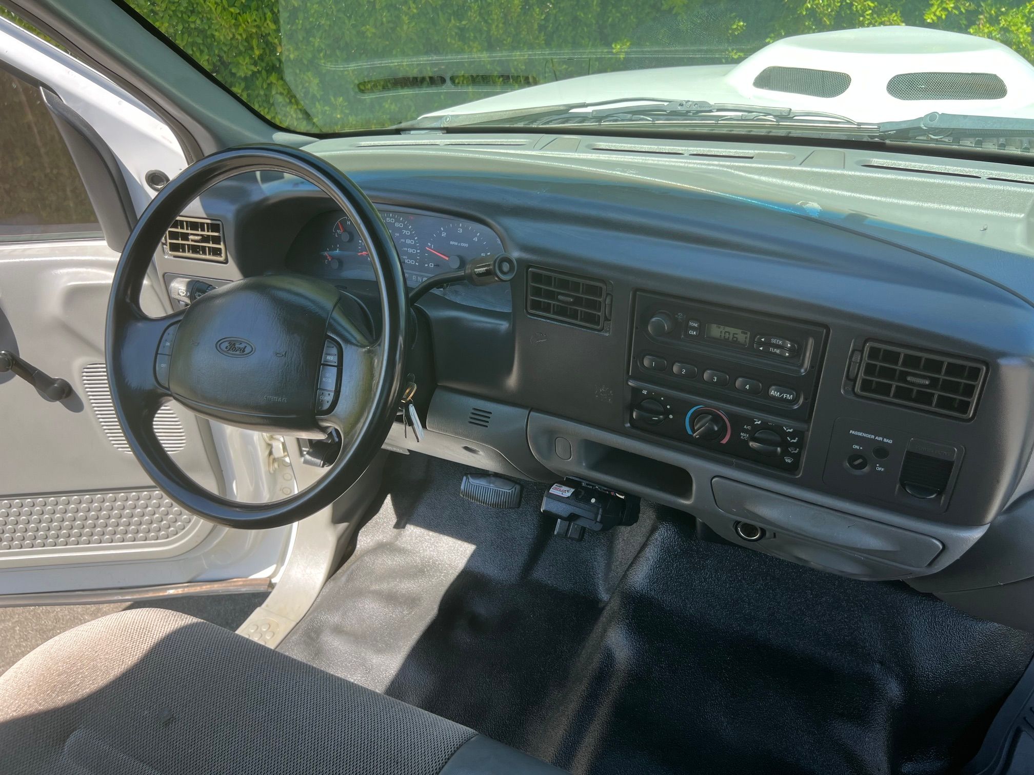 Used 2002 Ford F350 2WD Regular Cab DRW Super Duty image 16