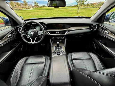 Used 2018 Alfa Romeo Stelvio Ti AWD/4WD image 17