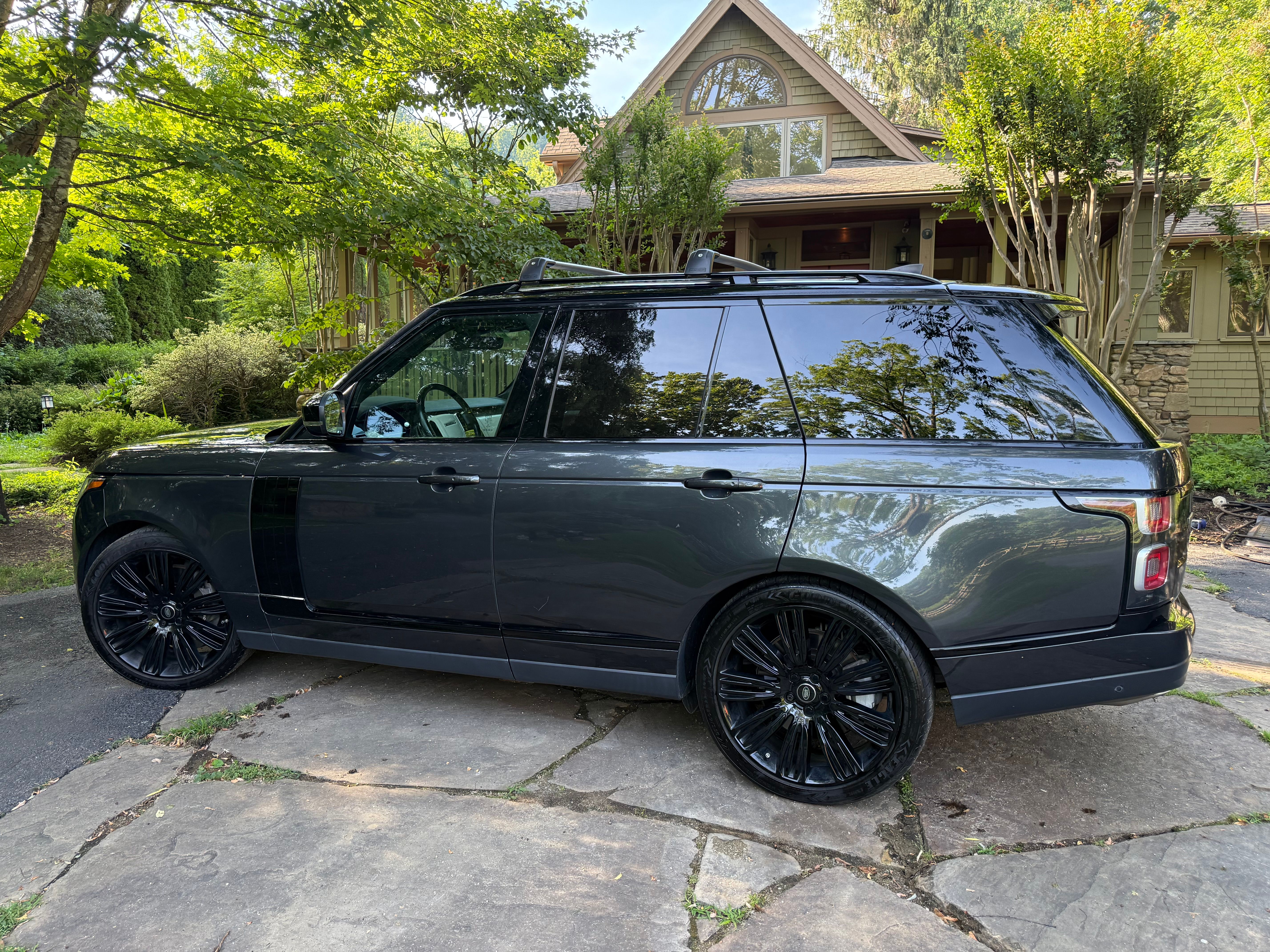 Used 2019 Land Rover Range Rover Supercharged AWD/4WD image 2