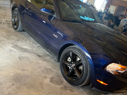 Used 2012 Ford Mustang GT Premium w/ Electronics Pkg RWD image 8