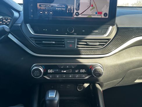 Used 2024 Nissan Altima 2.0 SR image 10