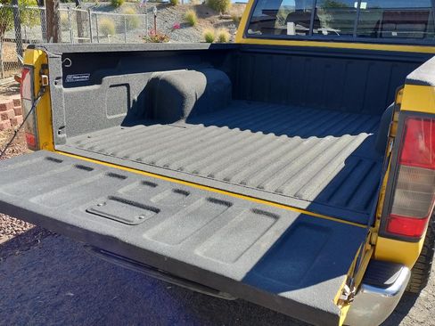 Used 2000 Nissan Frontier XE Desert Runner image 8