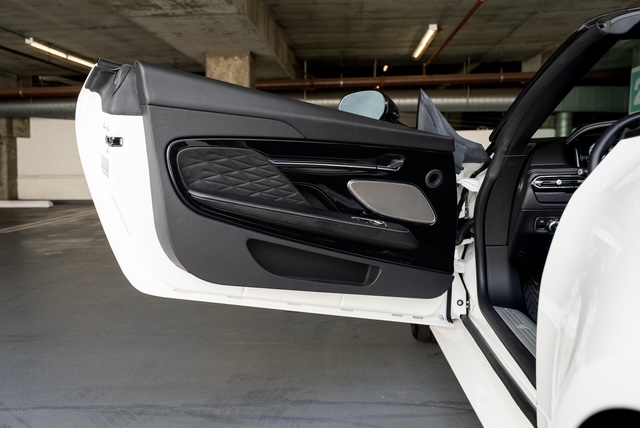 Used 2025 Aston Martin DB12 Convertible RWD image 27