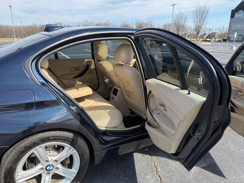 Used 2015 BMW 320i Sedan RWD image 8