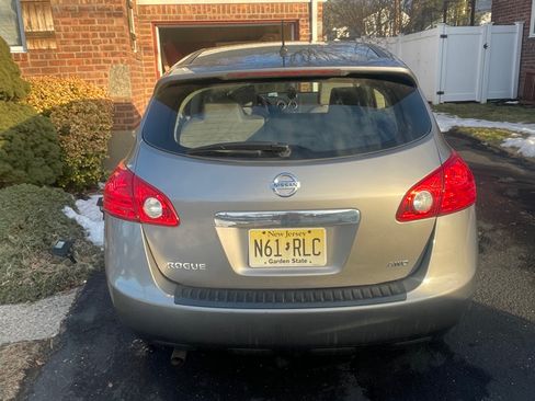 Used 2011 Nissan Rogue S image 6