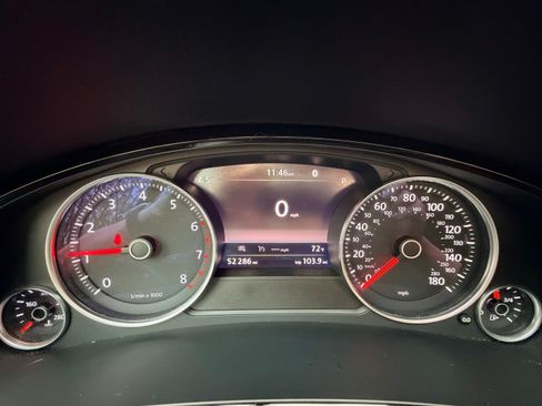 Used 2017 Volkswagen Touareg Wolfsburg Edition image 20