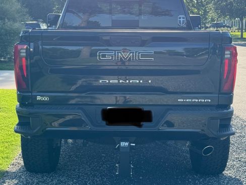 Used 2025 GMC Sierra 2500 Denali w/ Denali Reserve Package AWD/4WD image 6