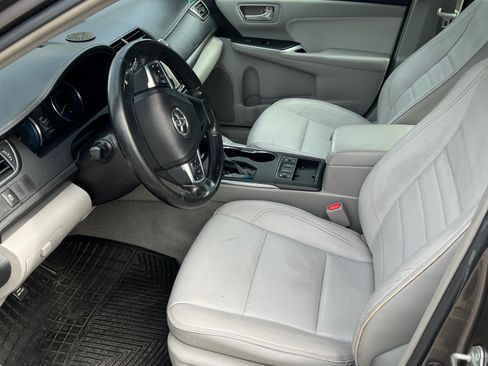 Used 2015 Toyota Camry XLE w/ Moonroof Package image 12