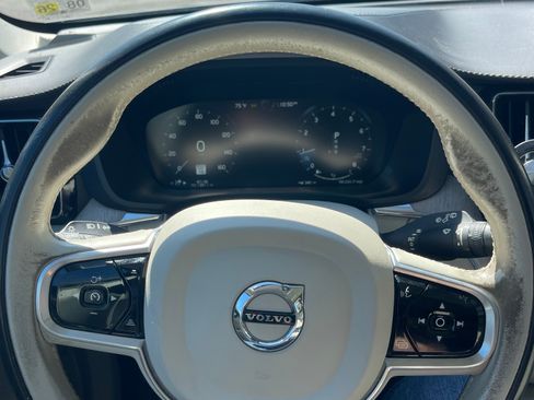 Used 2018 Volvo XC60 T5 Inscription w/ Luxury Seat Package image 22