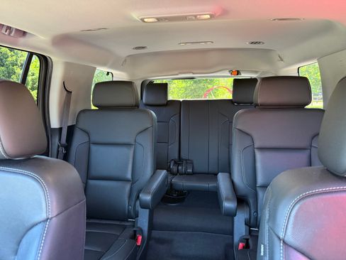 Used 2019 GMC Yukon SLT w/ Premium Edition AWD/4WD image 11