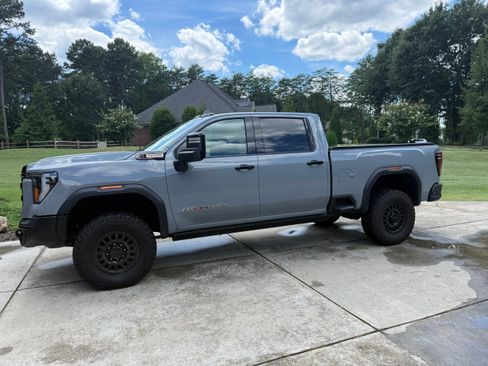 Used 2024 GMC Sierra 2500 AT4X w/ AT4X AEV Edition AWD/4WD image 10
