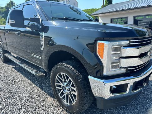 Used 2019 Ford F250 Lariat w/ Lariat Ultimate Package image 2