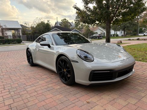 Used 2021 Porsche 911 Carrera image 4