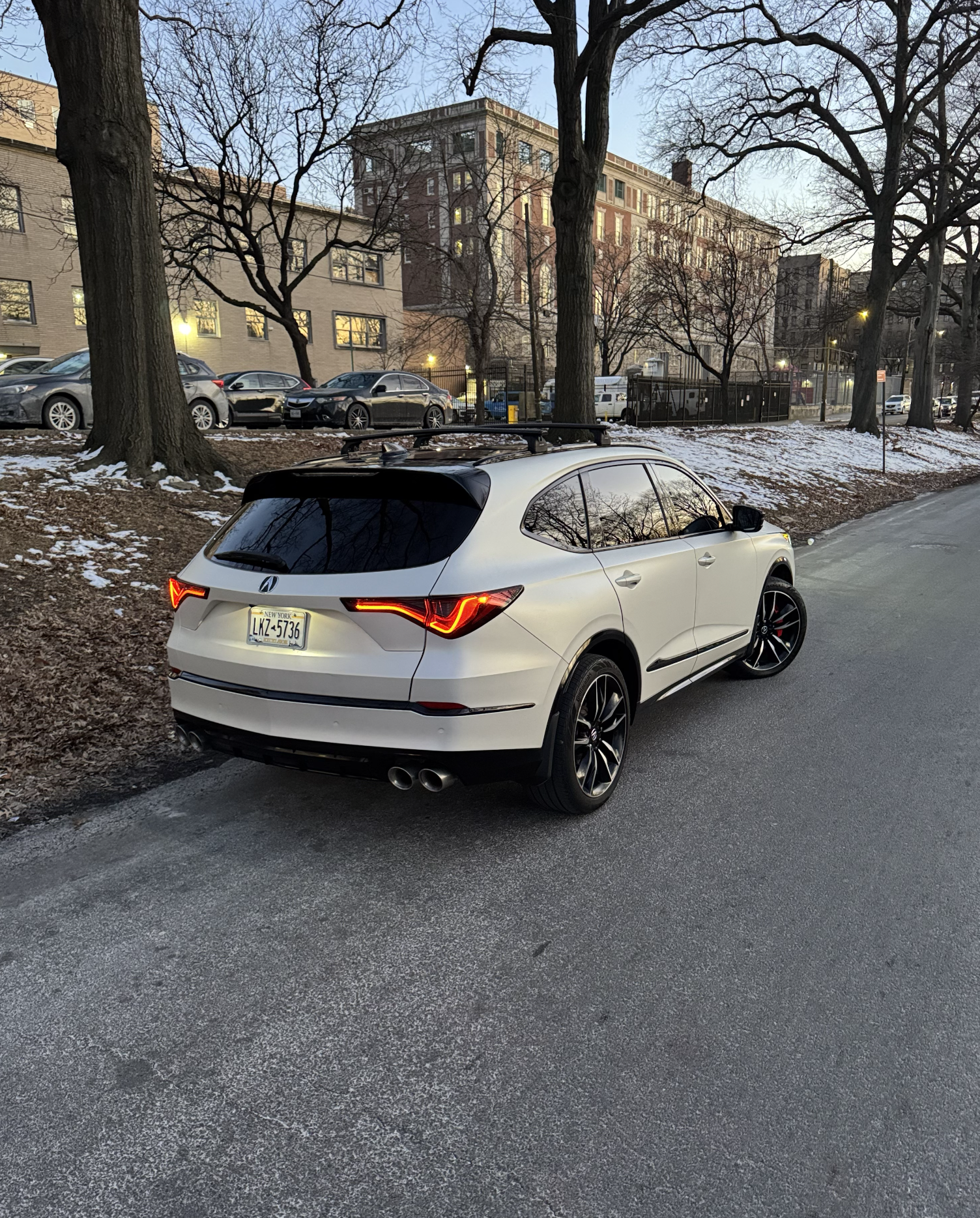 Used 2022 Acura MDX Type S w/ Advance Package AWD/4WD image 2