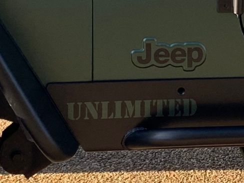 Used 2005 Jeep Wrangler Unlimited w/ Premium Audio Group image 6