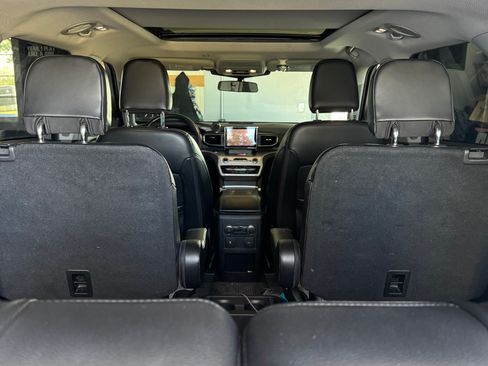 Used 2021 Ford Explorer XLT w/ Equipment Group 202A RWD image 10