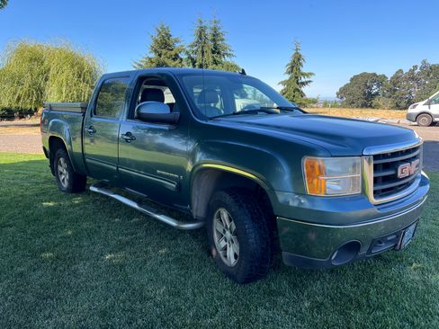 Used 2007 GMC Sierra 1500 SLE AWD/4WD image 1