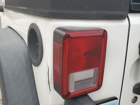 Used 2015 Jeep Wrangler Unlimited Sport image 10