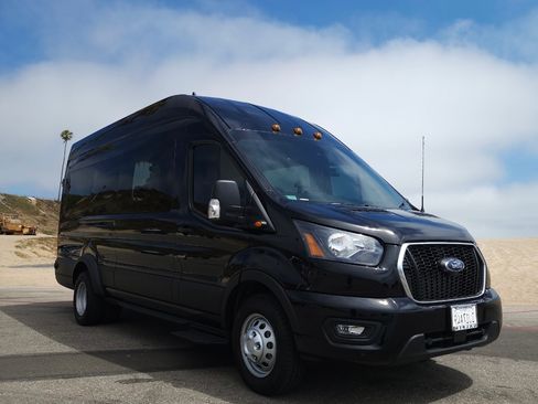 Used 2024 Ford Transit 350 XLT image 5