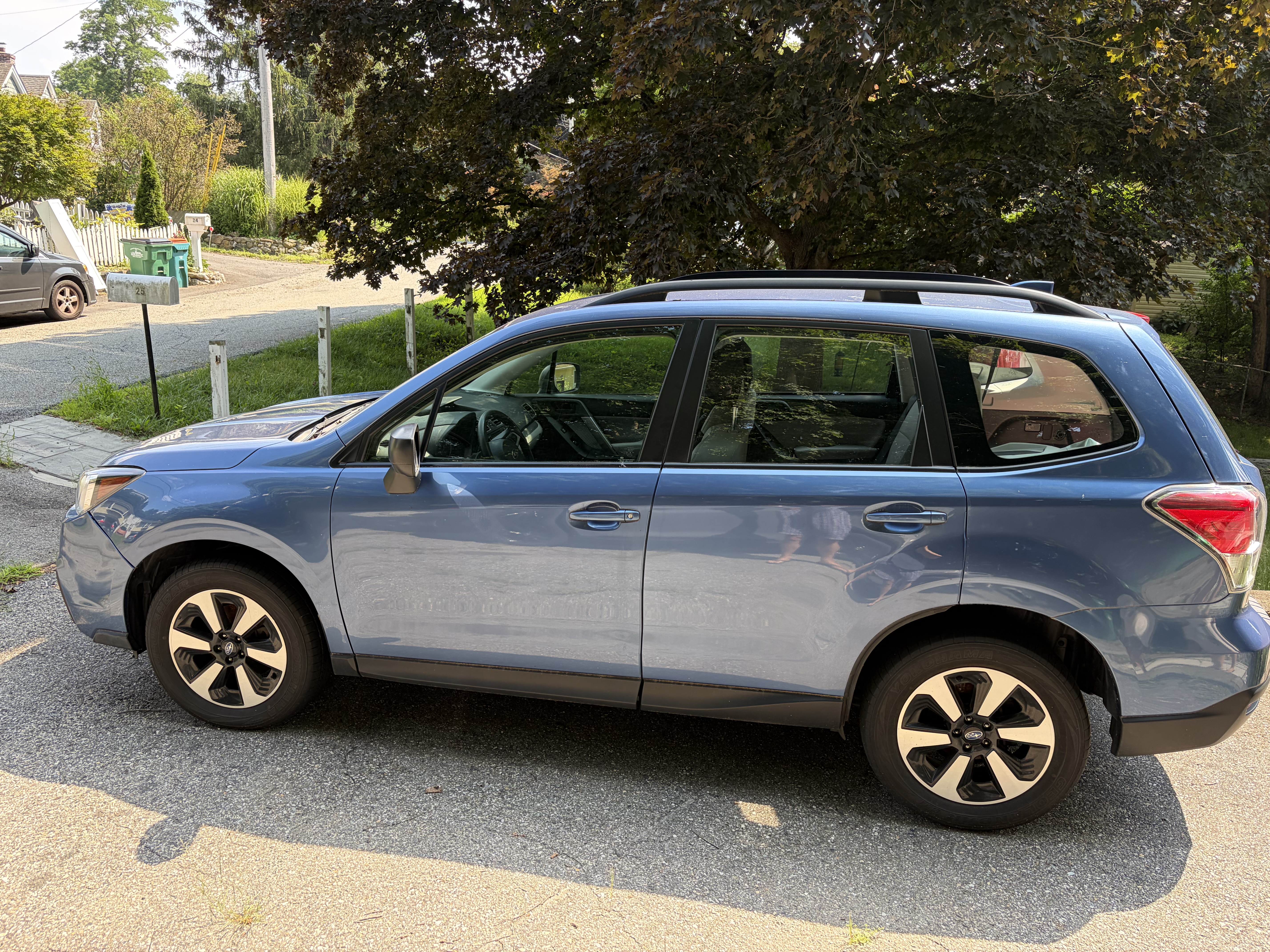 Used 2018 Subaru Forester 2.5i w/ Alloy Wheel Package AWD/4WD image 2