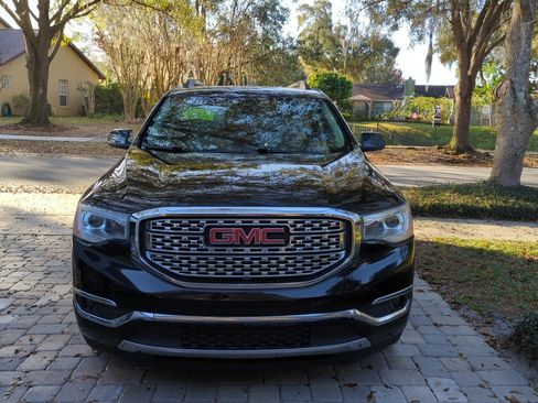 Used 2017 GMC Acadia Denali w/ Technology Package AWD/4WD image 2