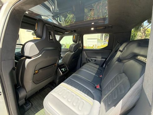 Used 2022 Rivian R1T Adventure AWD/4WD image 11