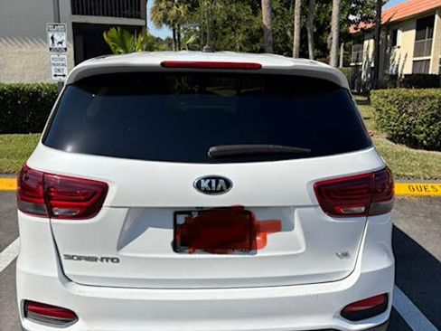Used 2020 Kia Sorento LX image 22