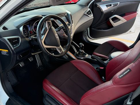Used 2013 Hyundai Veloster w/ Style Pkg FWD image 10