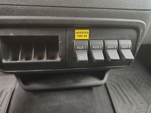 Used 2016 Ford Transit 250 130 Low Roof image 10