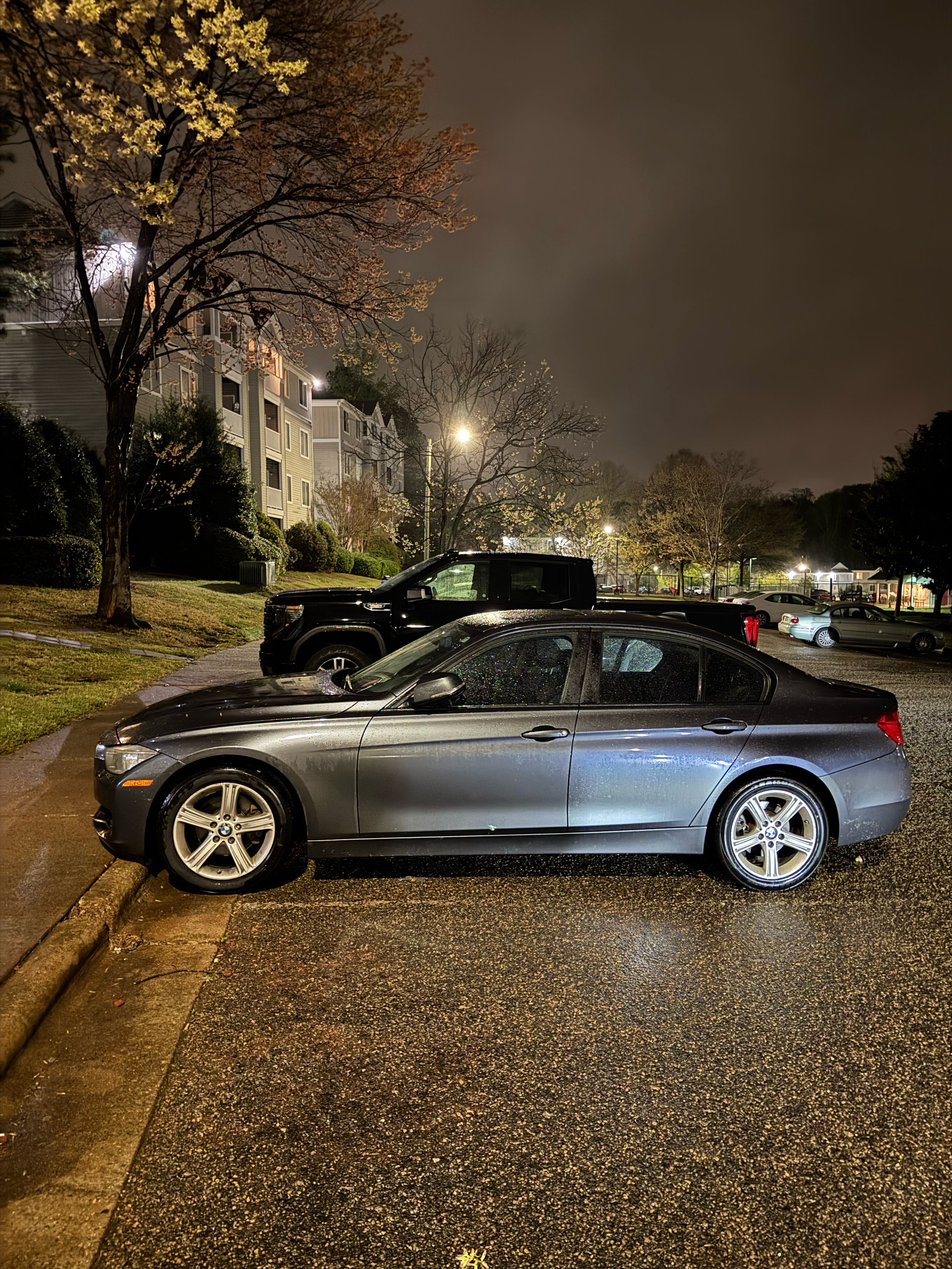 Used 2013 BMW 328i xDrive Sedan AWD/4WD image 2