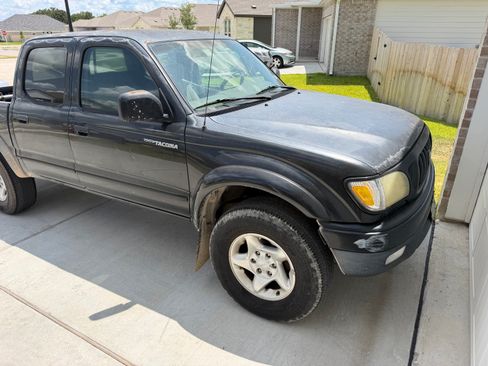Used 2004 Toyota Tacoma PreRunner w/ Pwr Pkg w/ Mirrors RWD image 1
